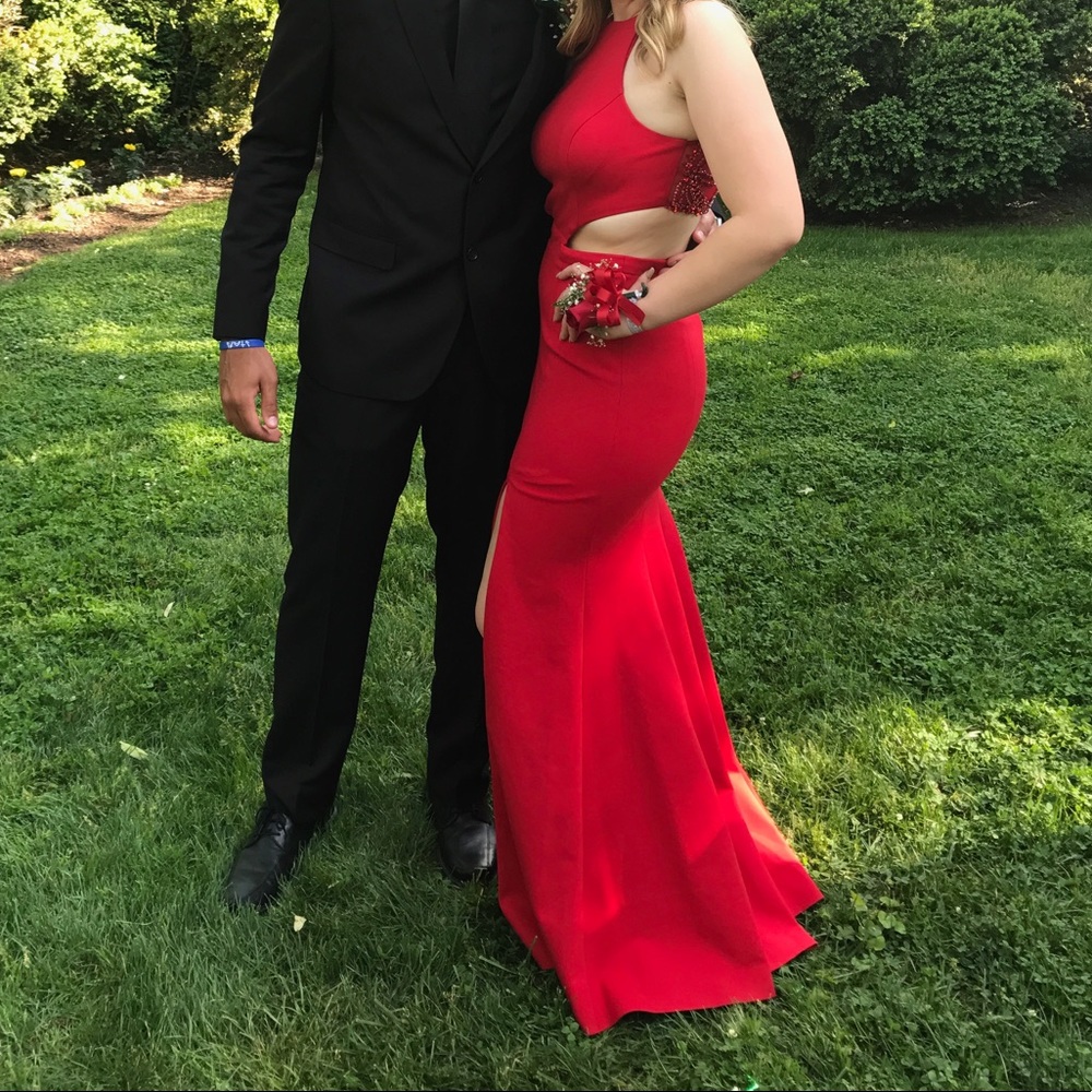 Sherri Hill Red Prom Dress - Picture 4 of 6